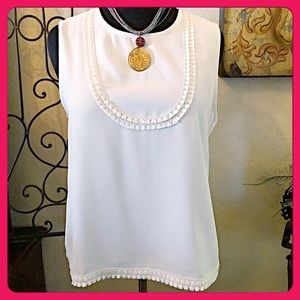 ✨Ann Taylor Sleeveless Top w/Mini Fringe Detail✨